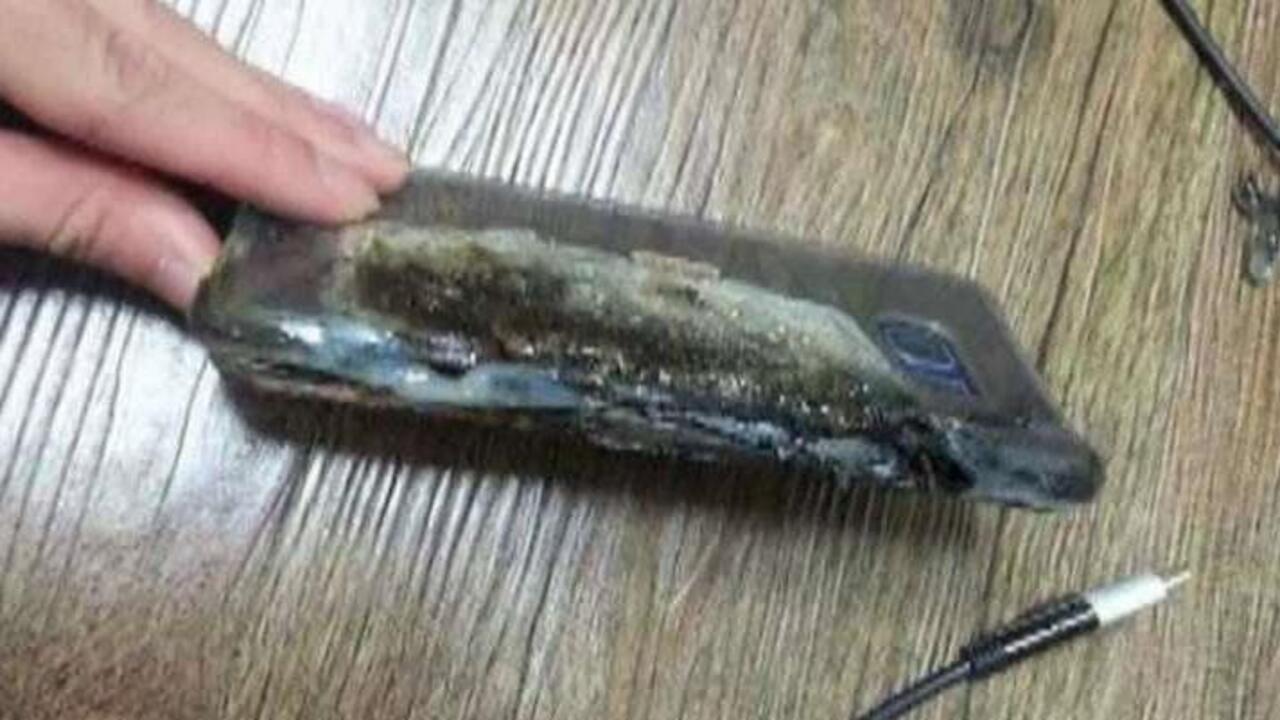 Samsung issues recall after Galaxy Note 7 catches fire