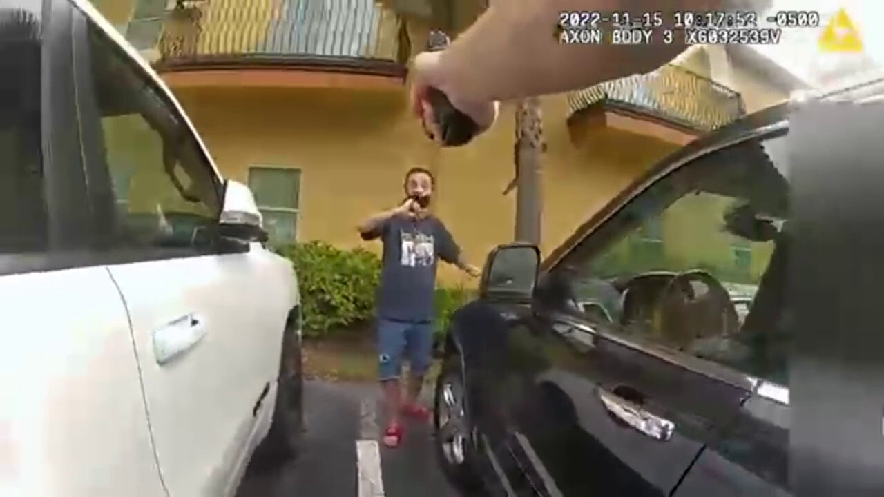 Body Cam Footage Shows Moment Florida Police Shoot Robbery Suspect ...