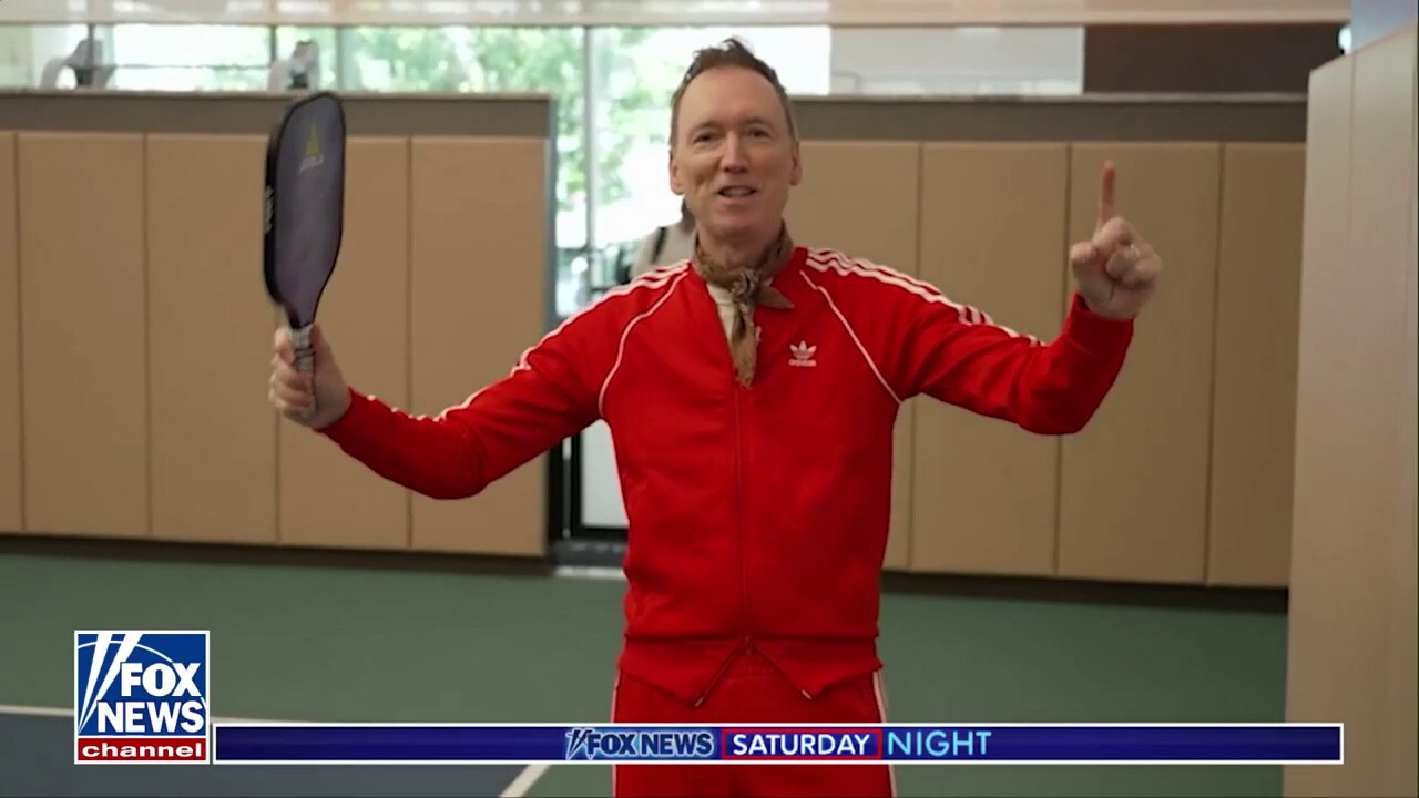 Tom Shillue tries pickleball!