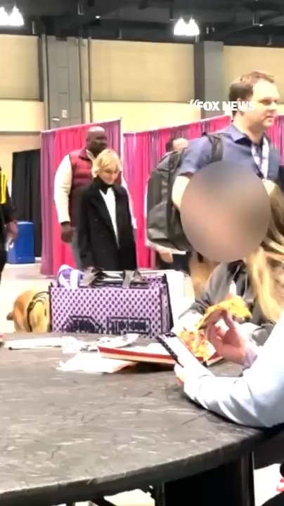 Selma Blair spotted at 90s Con following her flight incident