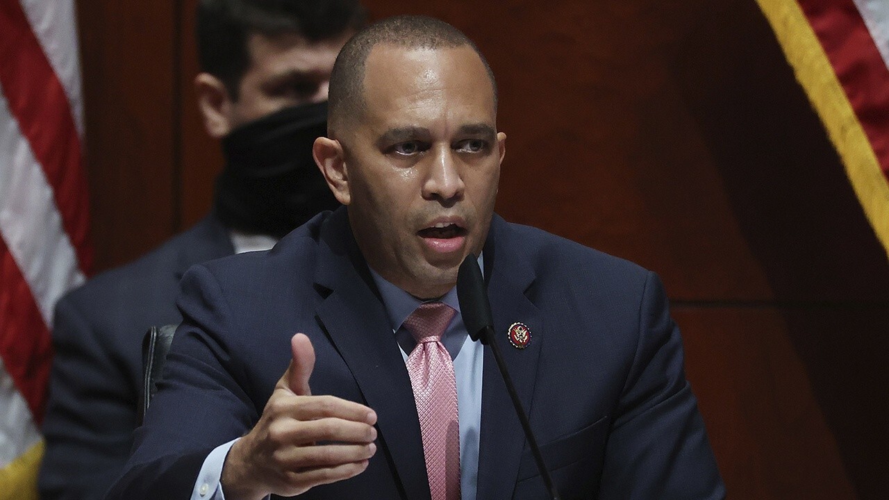 Rep. Jeffries reportedly asks if Democrats want to govern or be ‘Internet celebrities’