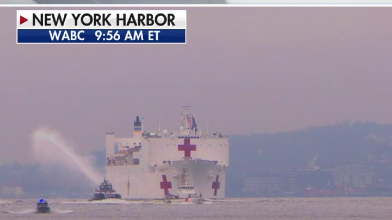 Navy hospital ship USNS Comfort arrives in New York harbor