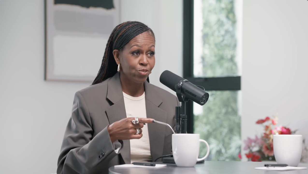 Michelle Obama admonishes parents to watch their screen time