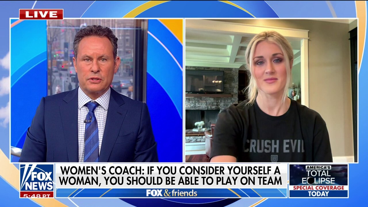 Riley Gaines slams SC women's basketball coach: 'Doesn't have the courage to stand with women'