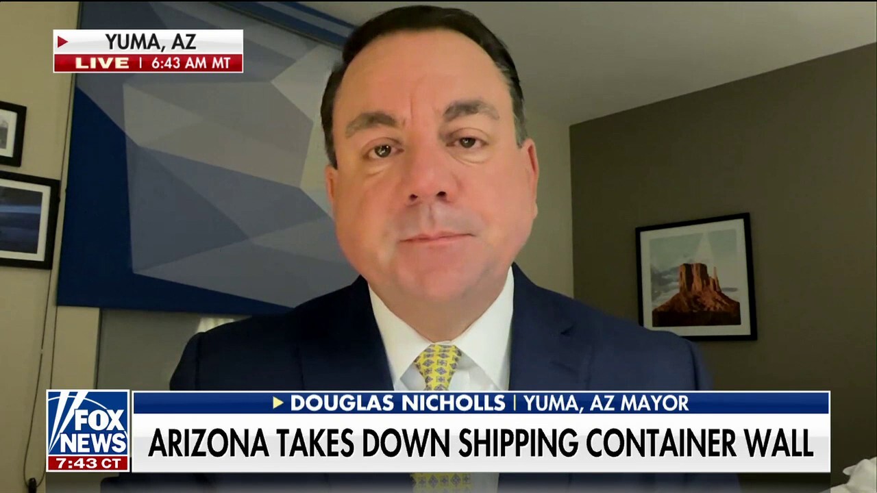 Arizona border mayor says community ‘frustrated’ with container wall removal