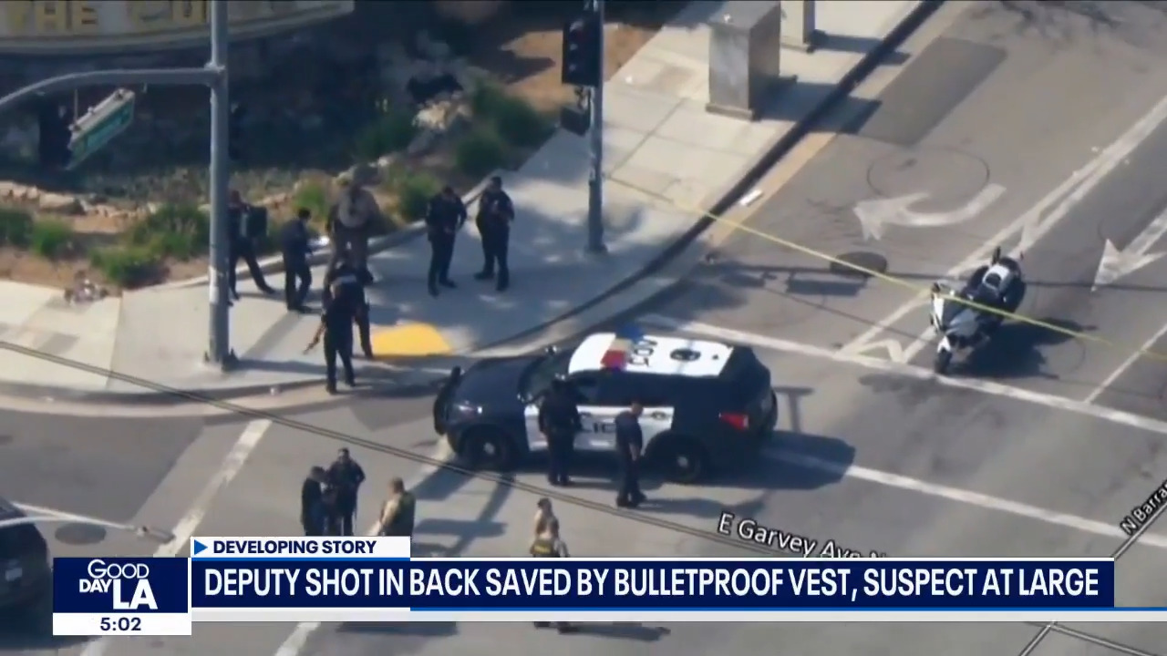 LA deputy shot in the back at traffic light
