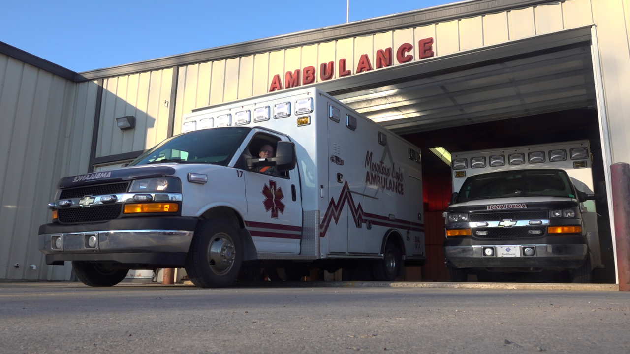 Labor shortage triggers long wait times for ambulances in rural America