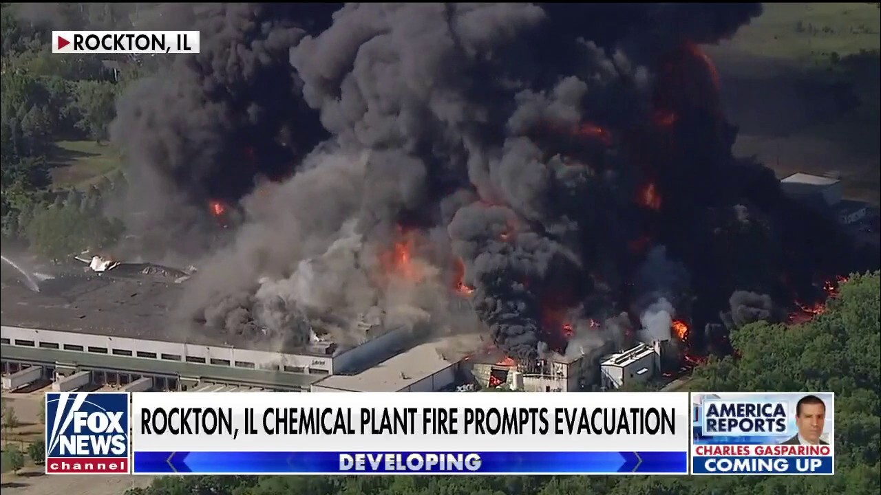 Massive chemical plant fire prompts evacuations in Rockton, IL