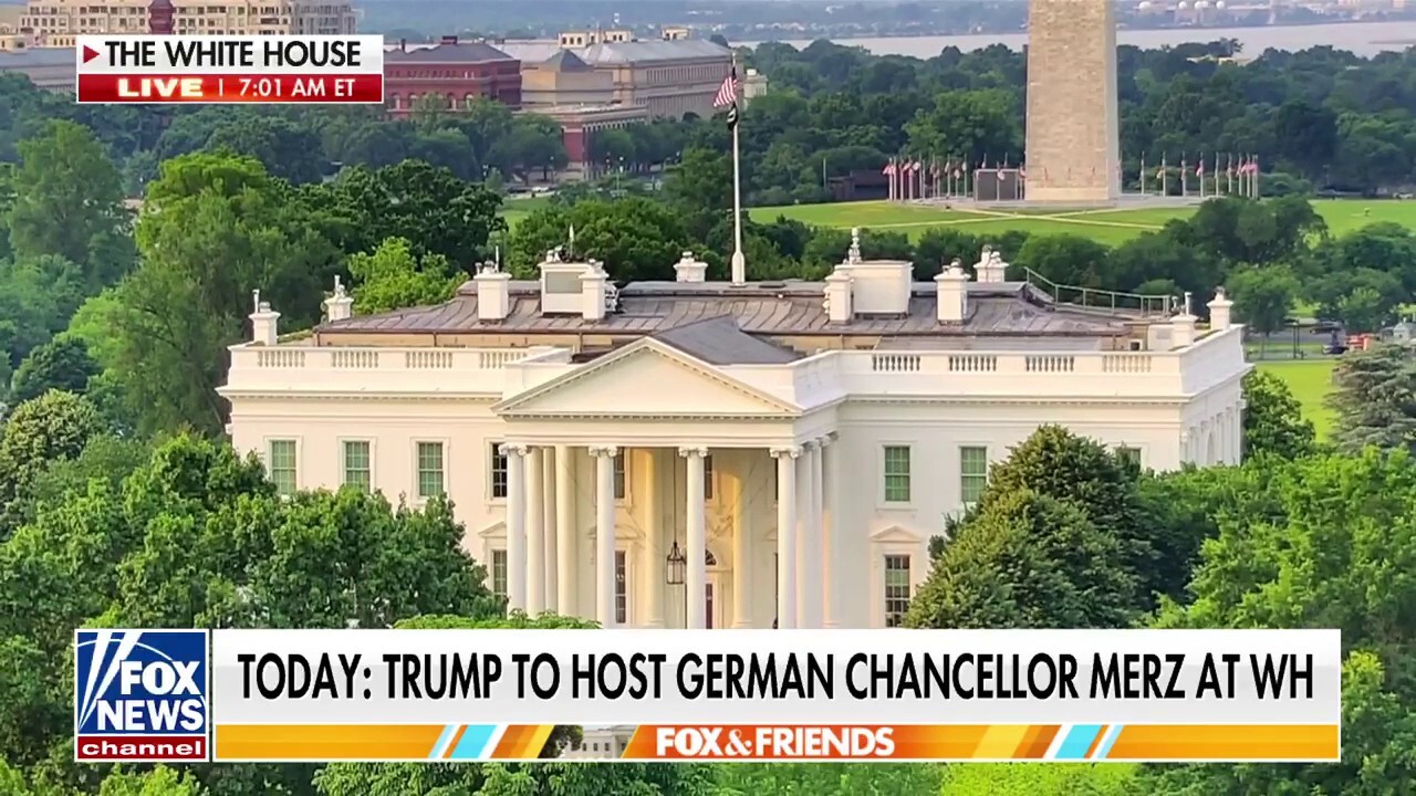 Trump set for 'unpredictable' Oval Office meeting on Ukraine, tariffs 
