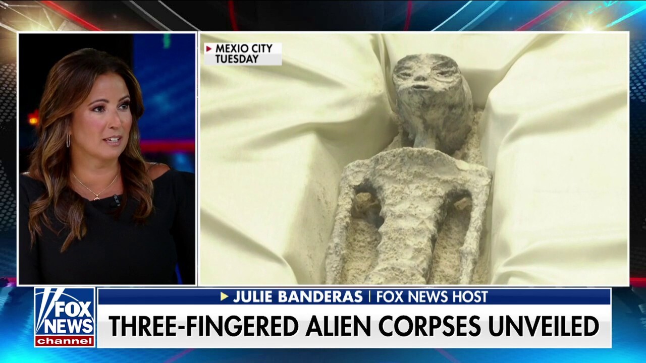 Supposed alien corpses unveiled in Mexico City | Fox News Video