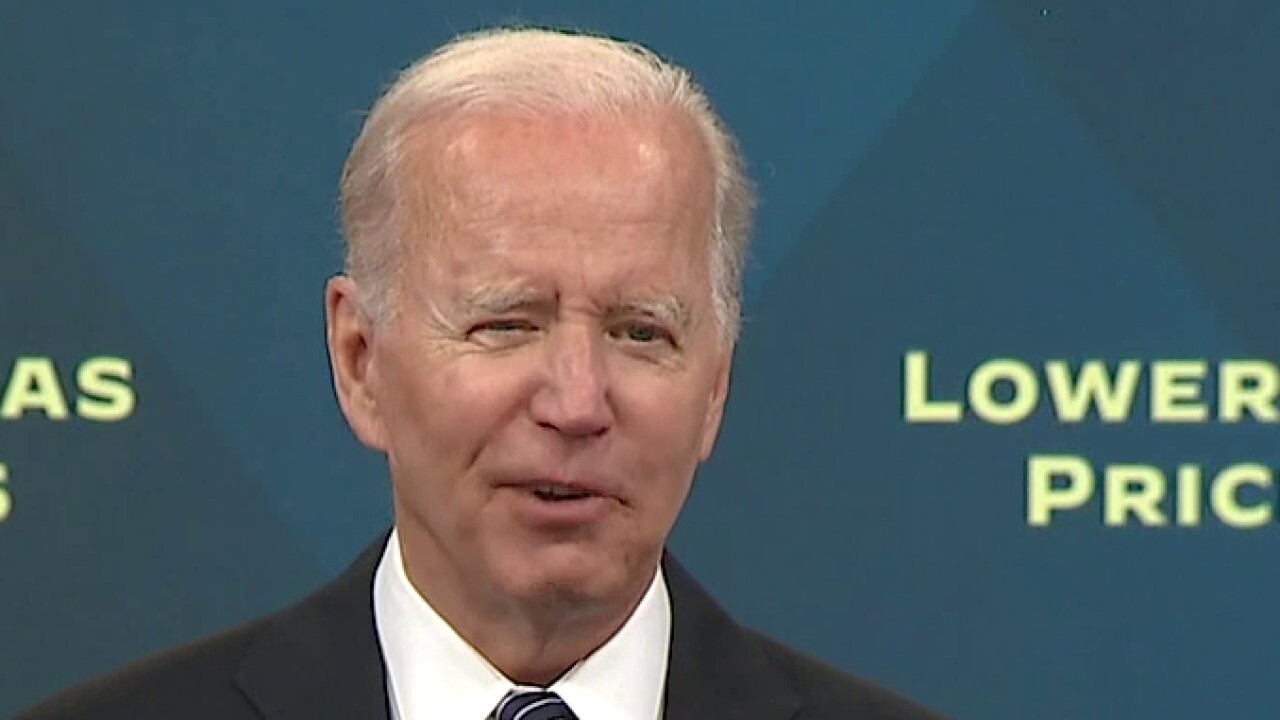 Biden continues blaming Putin for high gas prices