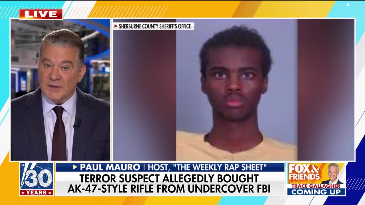 Feds arrest Minnesota teen in alleged Mall of America plot