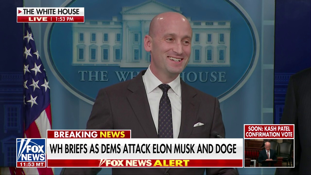 Stephen Miller gives 'civics lesson' on presidential powers at WH presser