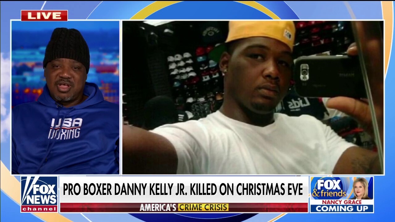 Pro boxer shot dead in front of kids on Christmas Eve