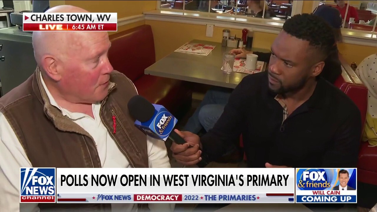 West Virginia diners discuss top priorities as primary polls open