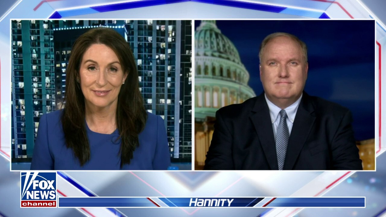 Fox News contributor and New York Post columnist Miranda Devine and 'Just The News' founder John Solomon discuss how the House GOP accused CIA contractors of colluding with the Biden campaign to discredit the Hunter Biden laptop story on ‘Hannity'. 