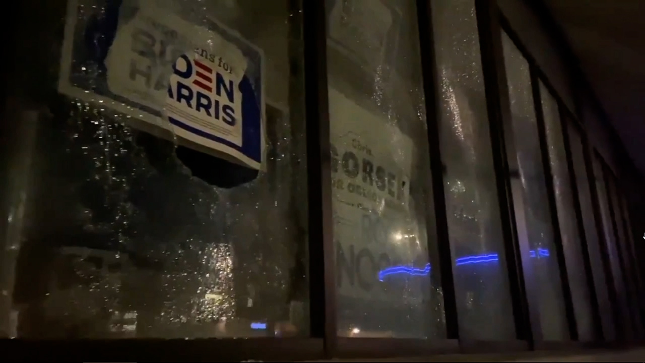 Protesters in Portland damage local Democratic Party offices