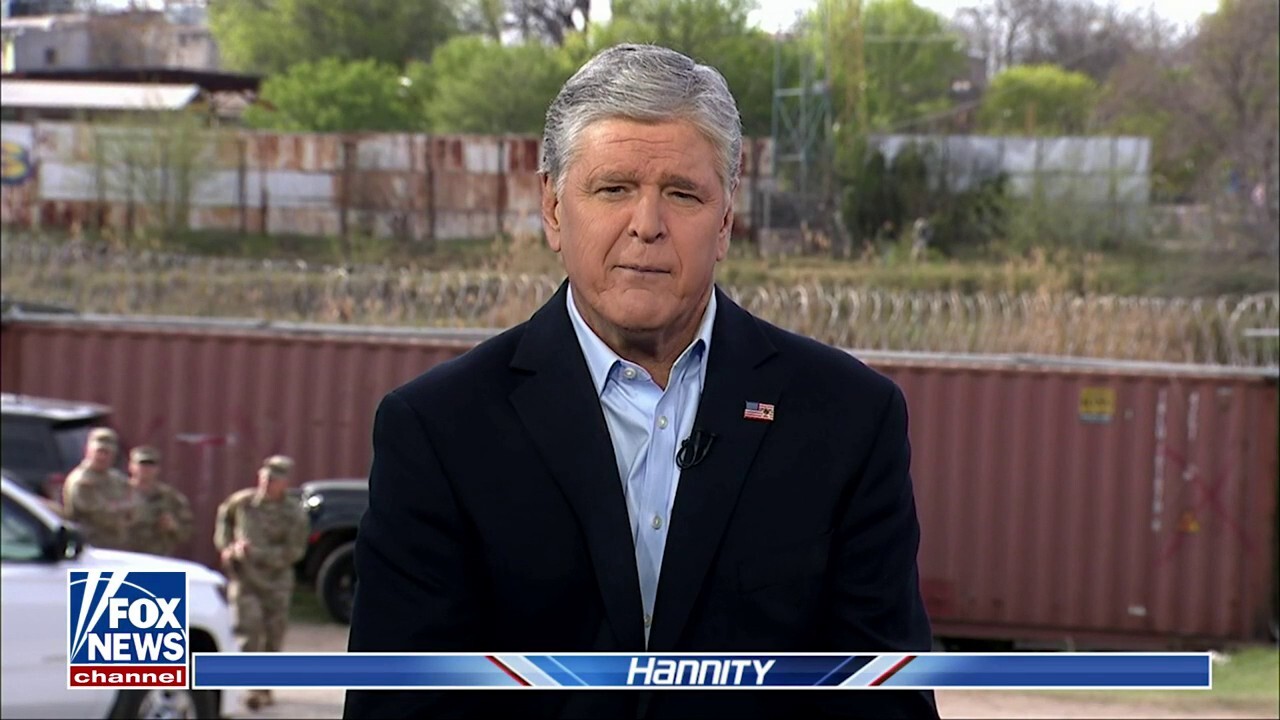  Sean Hannity: Biden looked 'dazed and confused' during his border visit