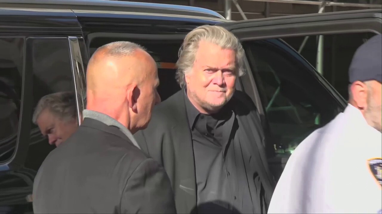 Steve Bannon surrenders to NY authorities to face state charges