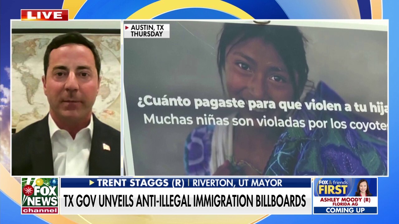 Gov. Abbott praised for unveiling anti-illegal immigration billboards: 'This is what leadership looks like'