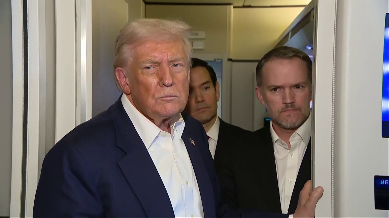 Trump ‘open’ to extending Asia trip for Kim Jong Un meeting: ‘I’d love to meet with him’ Trump ‘open’ to extending Asia trip for Kim Jong Un meeting: ‘I’d love to meet with him’