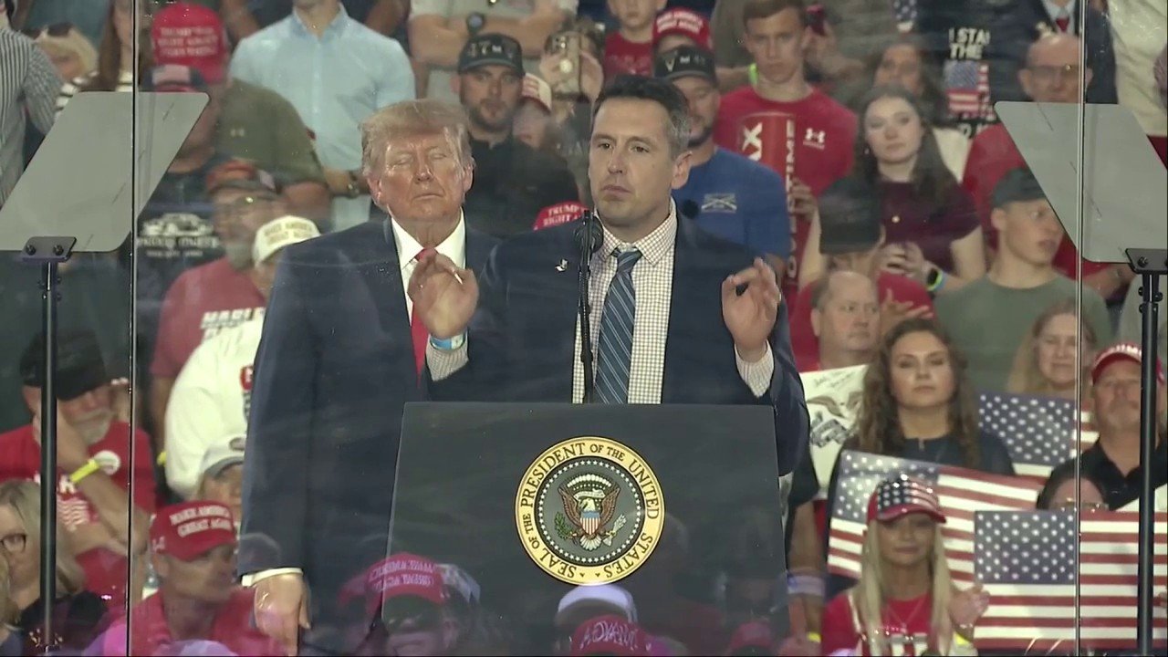 GOP candidates take stage at Iowa Trump rally