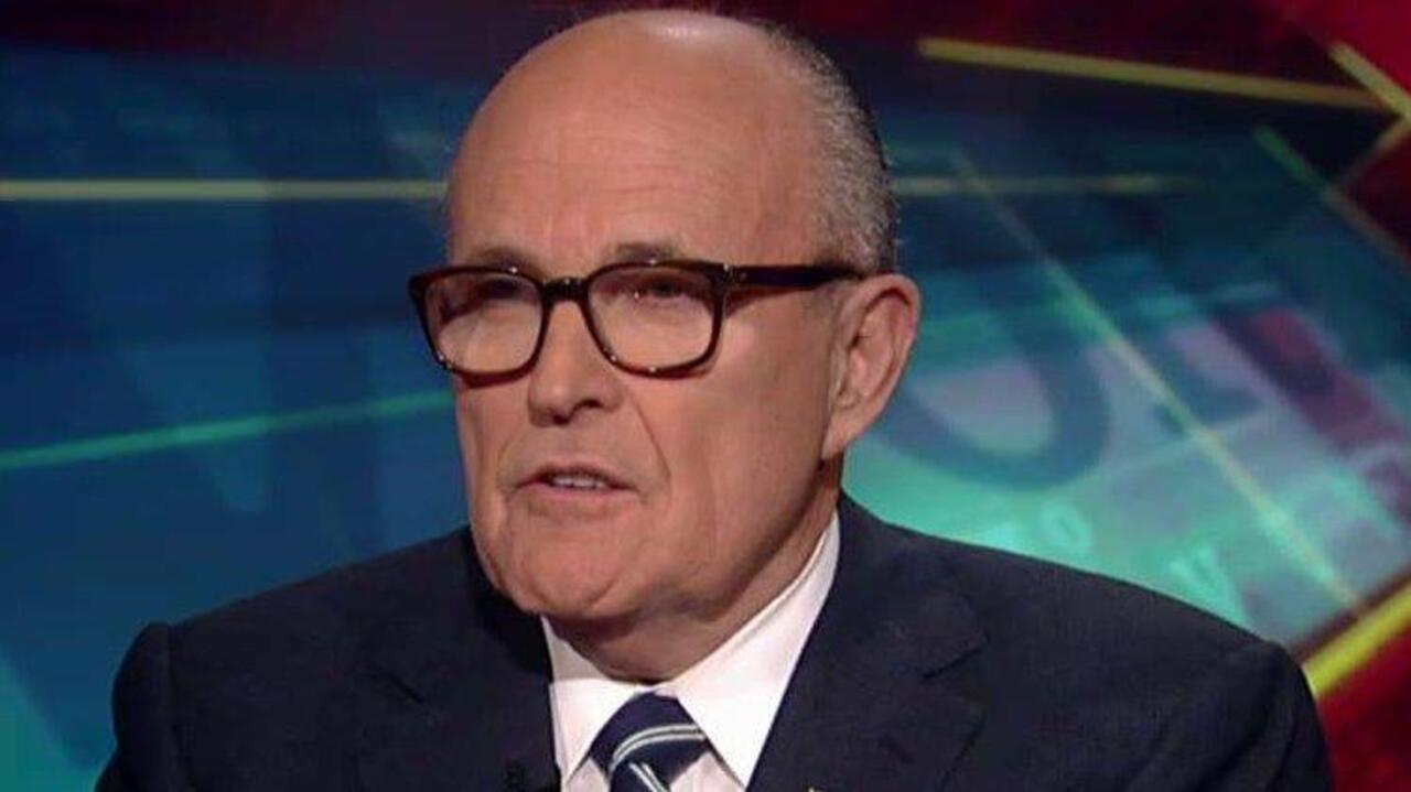 Giuliani on Apple: What gov't is trying is constitutional