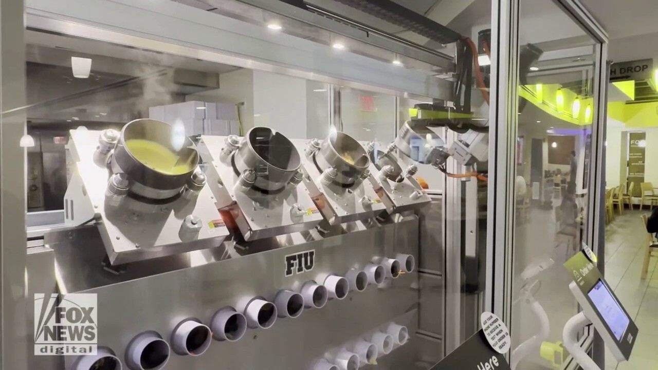 Florida International University near Miami uses 'robot kitchen' for students