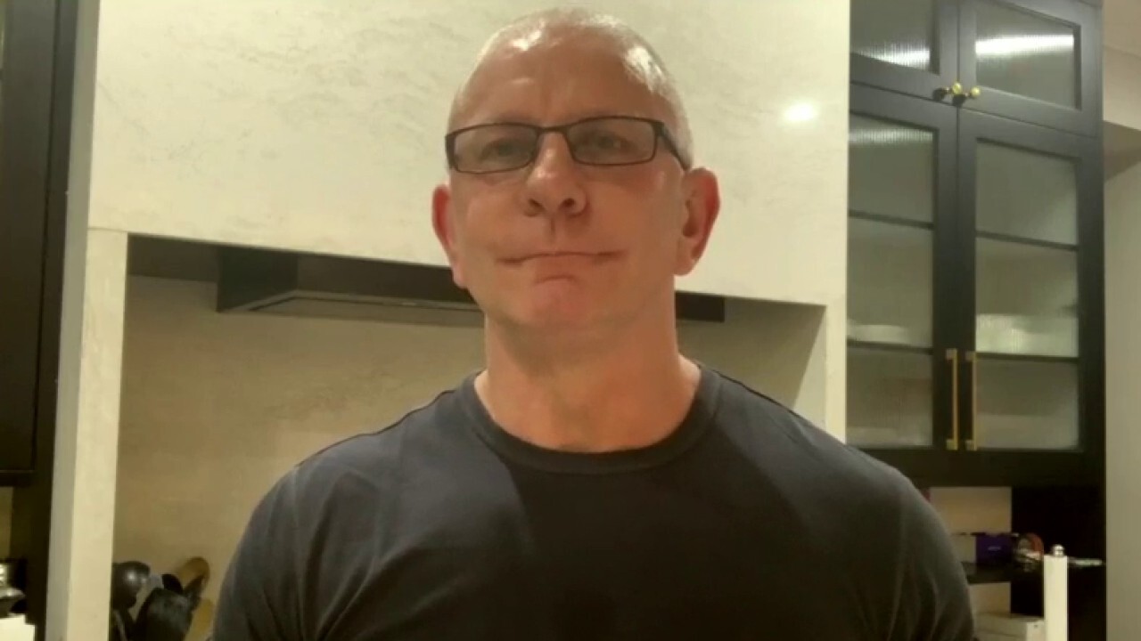 Chef Robert Irvine on safely re-opening America's restaurants	