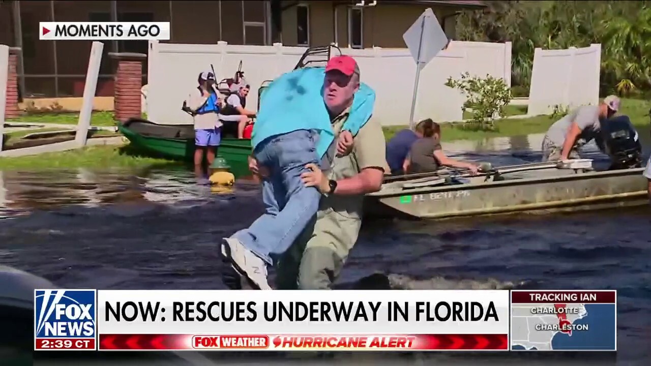 Hurricane Ian: Fox News' Steve Harrigan saves someone