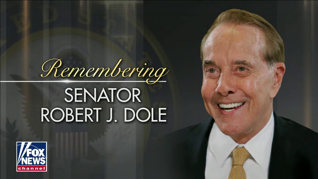 Political leaders pay tribute to Sen. Bob Dole