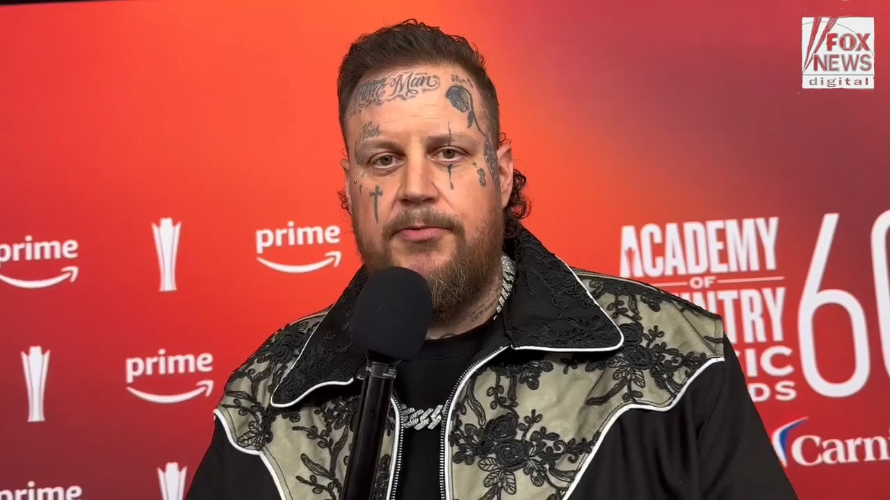 Jelly Roll допуска най -трудната част от отслабването след хвърляне на близо 200 килограма 
