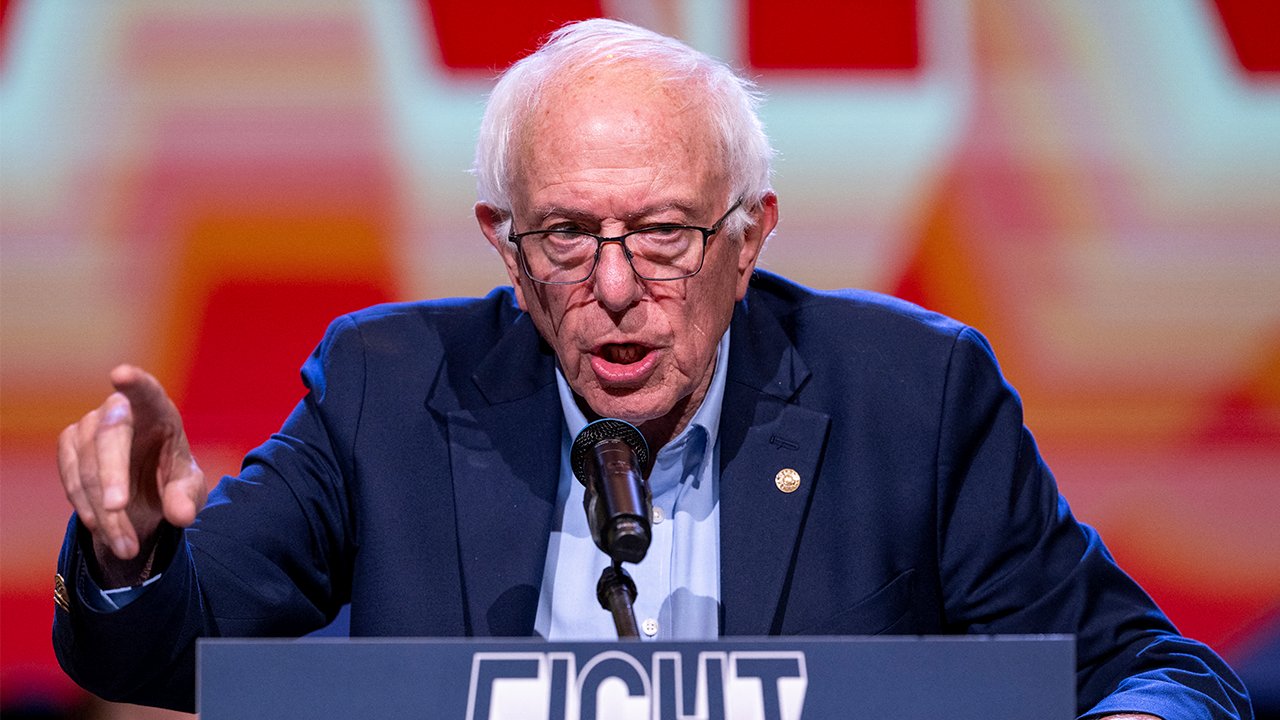 WATCH LIVE: Bernie Sanders rallies with Minnesota Democrats in Duluth