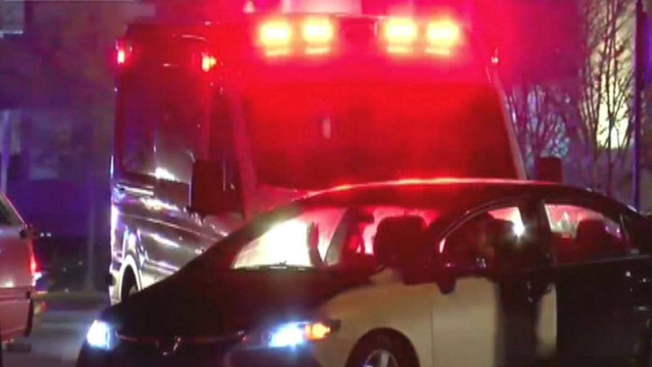 2 hurt in Alabama mall shooting, gunman shot dead