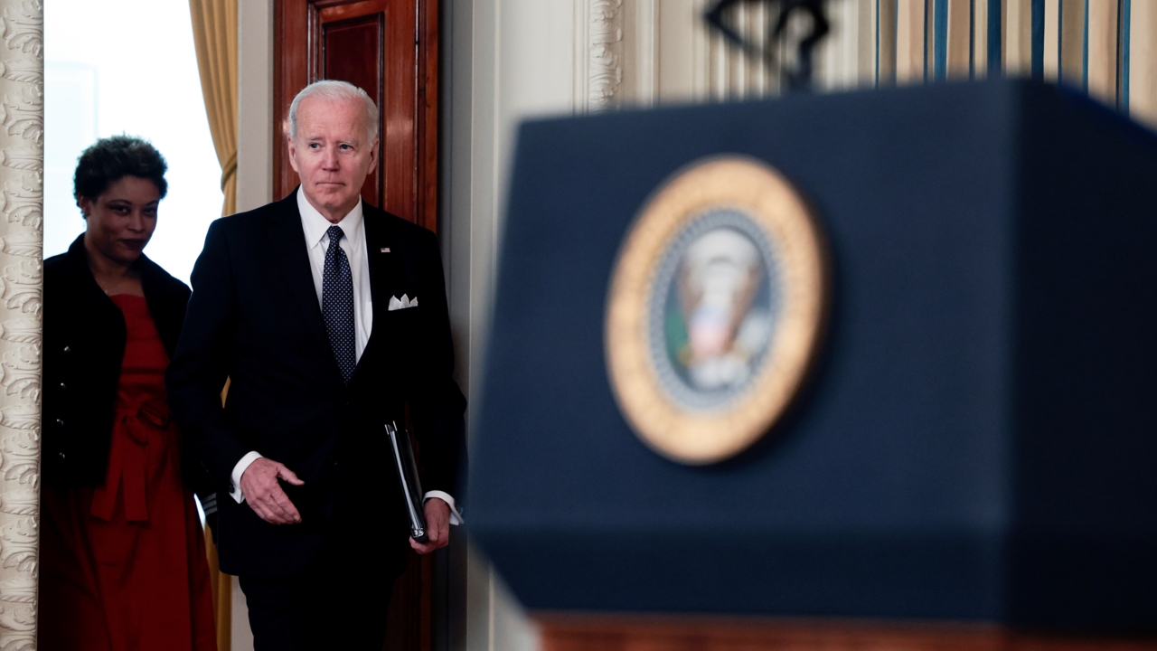 Former Obama Defense Secretary says Biden's gaffe came because he's 'Irish'