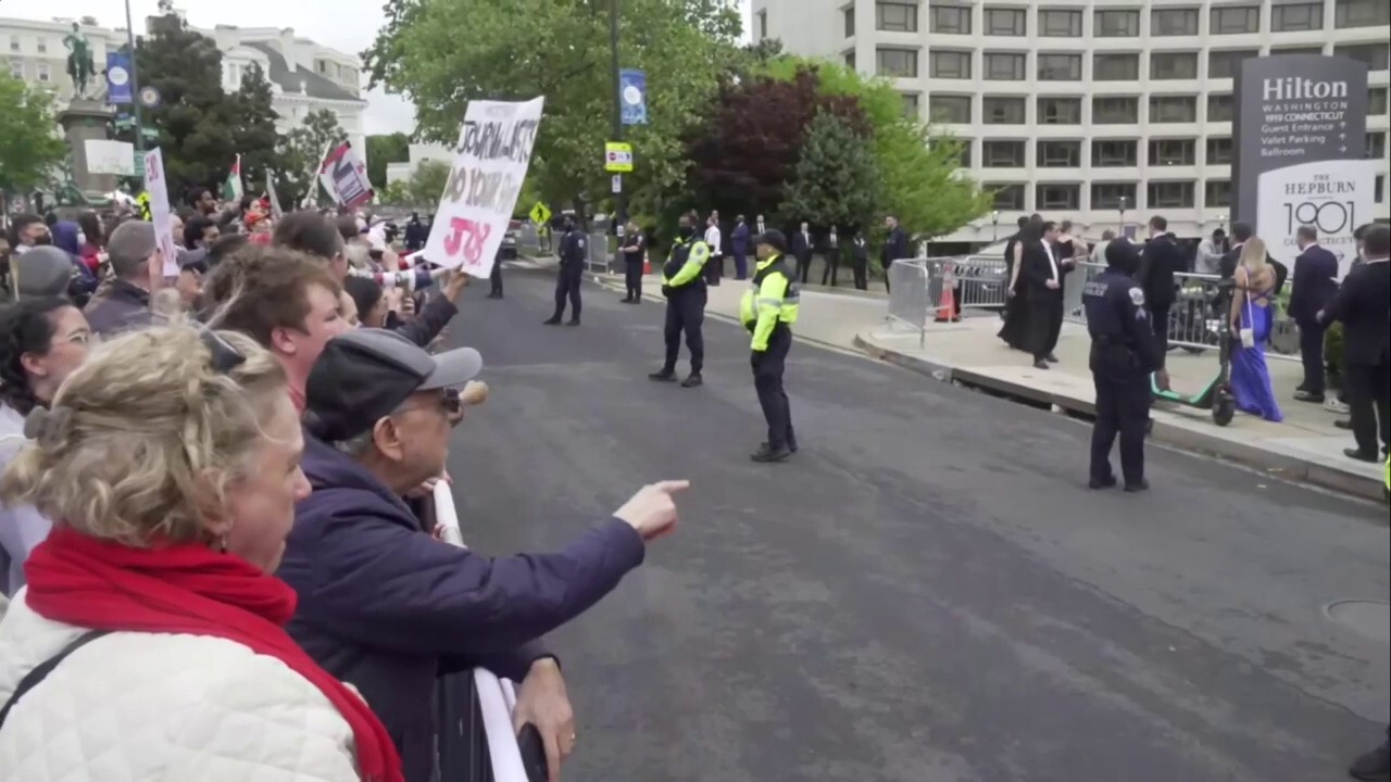 Анти израелски агитатори маршируваха по улиците на Вашингтон окръг Колумбия