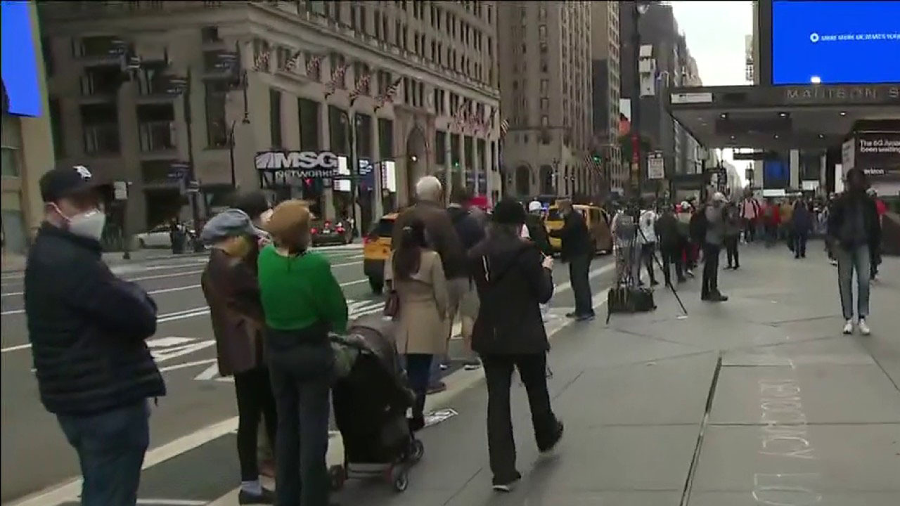 Voting in N.Y. begins as Election Day quickly approaches