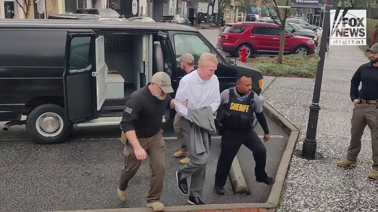 Alex Murdaugh arrives at South Carolina courthouse for sixth day of murder trial