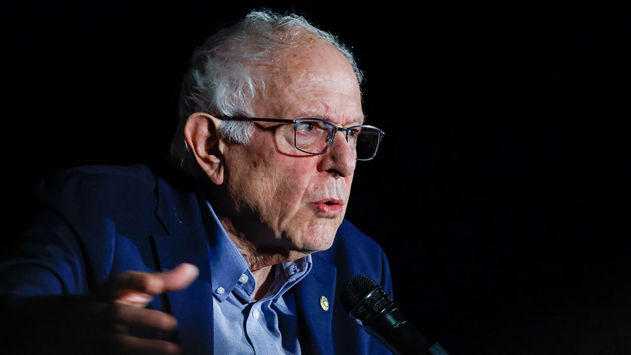 WATCH LIVE: Sen. Bernie Sanders holds Texas campaign rally with Beto O'Rourke