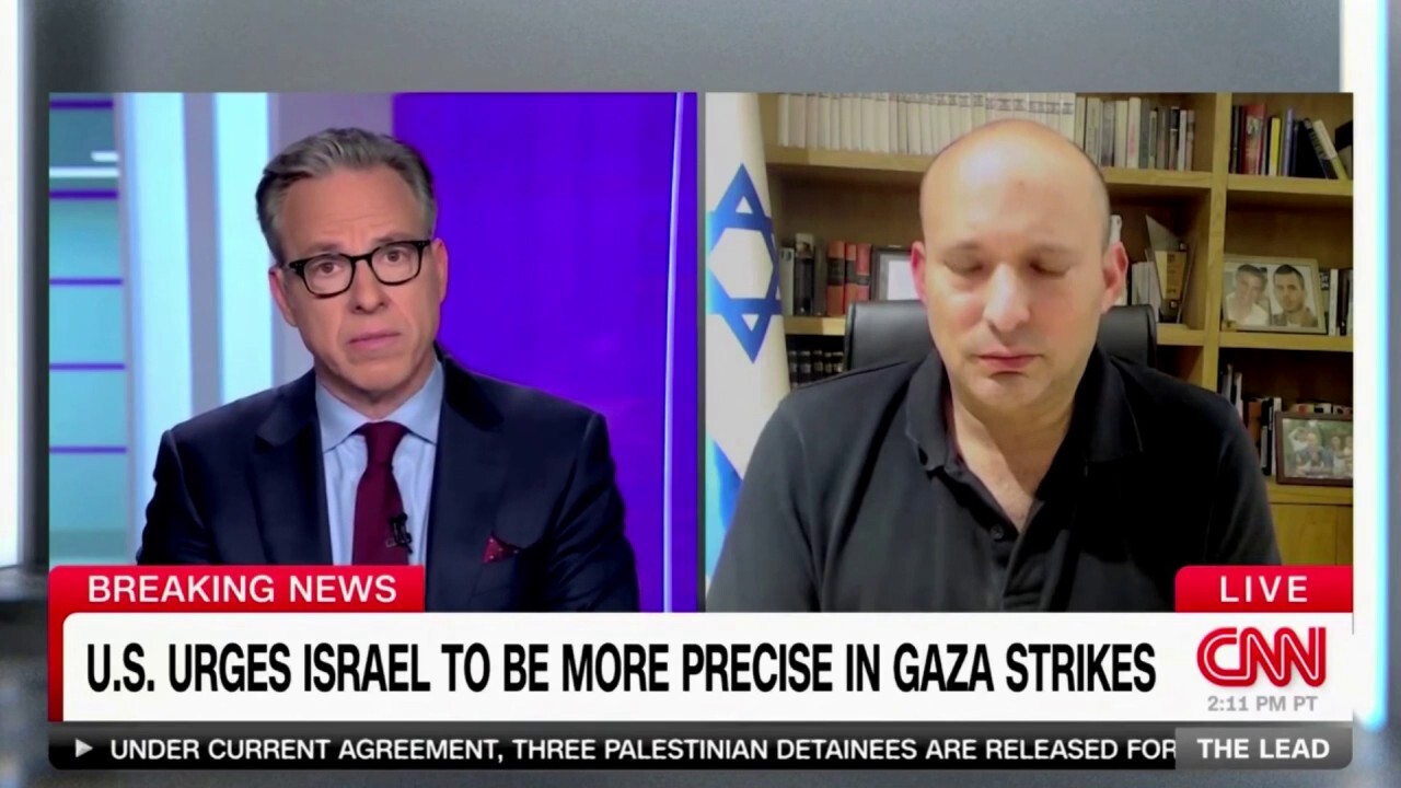 Бившият израелски премиер отхвърли Тапъра на CNN, който го натиска относно смъртта на цивилни в Газа: Хамас ги „поставя в опасност“