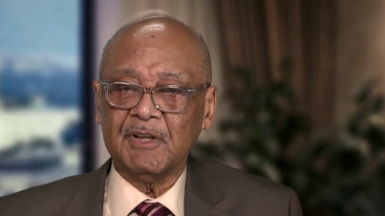 Civil rights leader blasts Smith College over racism-claim controversy