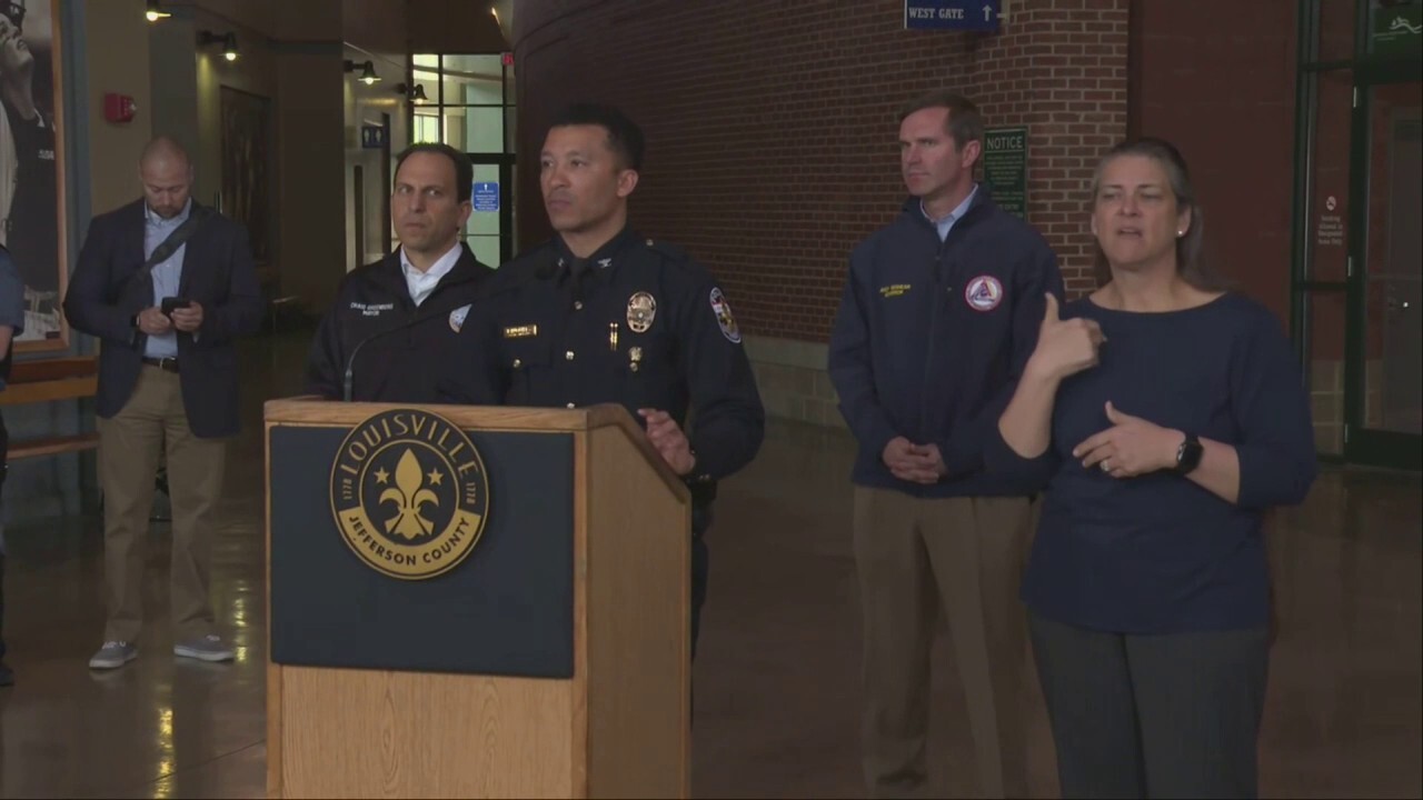 Louisville, Kentucky officials brief media after shooting at downtown