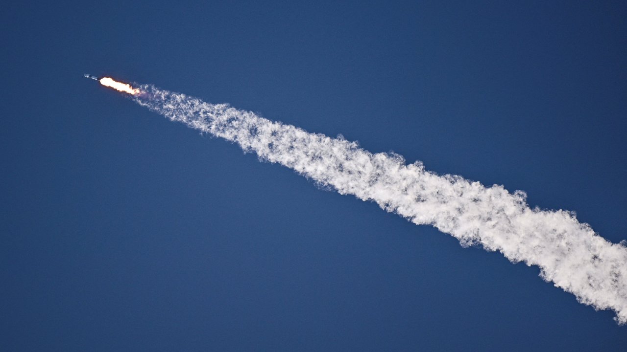 WATCH LIVE: SpaceX's Falcon 9 rocket launches 27 Starlink satellites