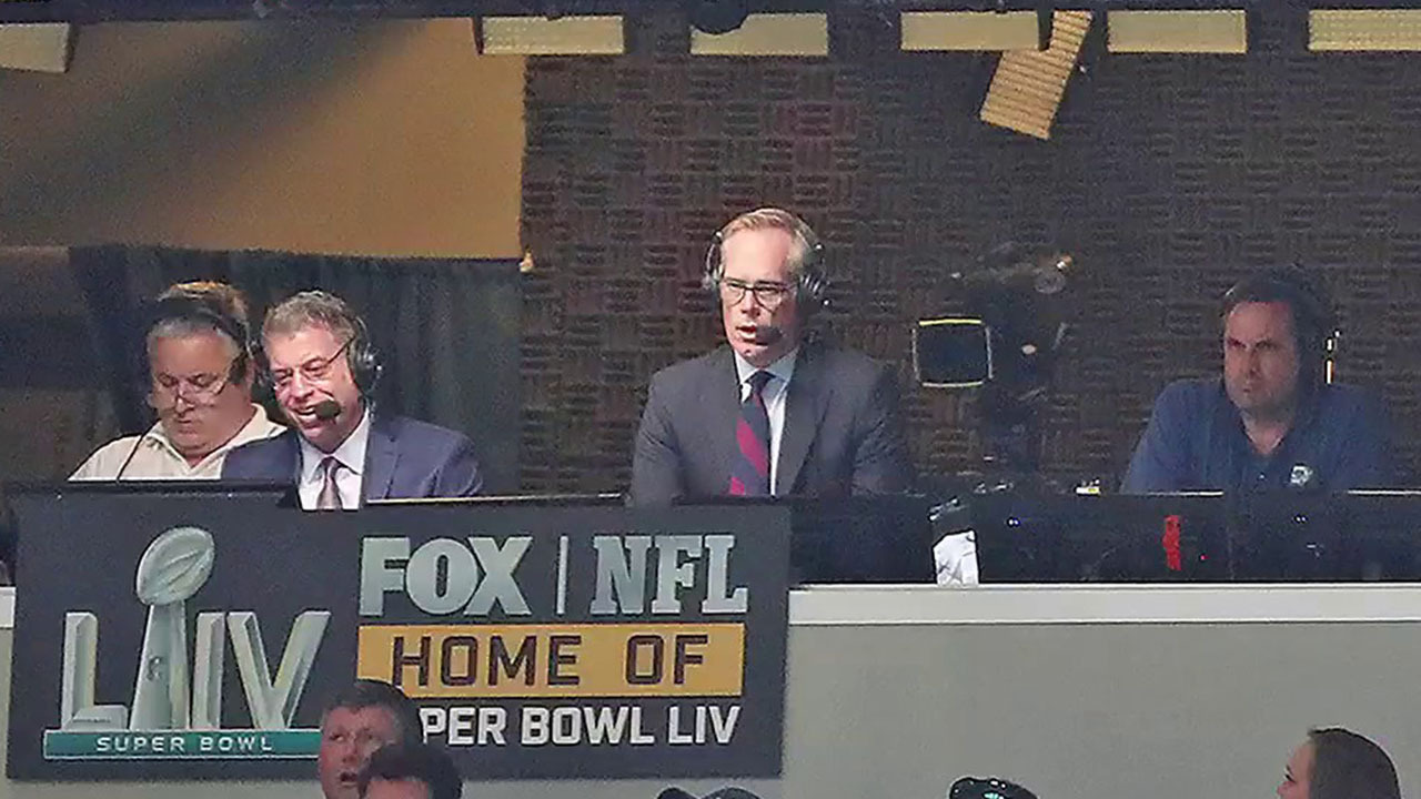 Joe Buck offers to call play-by-play of fans' home videos for a good cause
