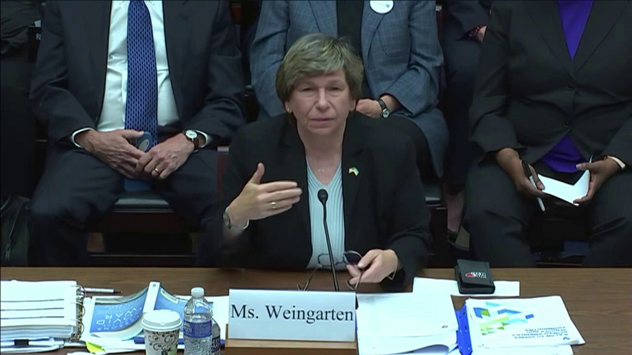 Randi Weingarten says 'Biden transition team’ was first to solicit union’s advice on schools reopening.mp4