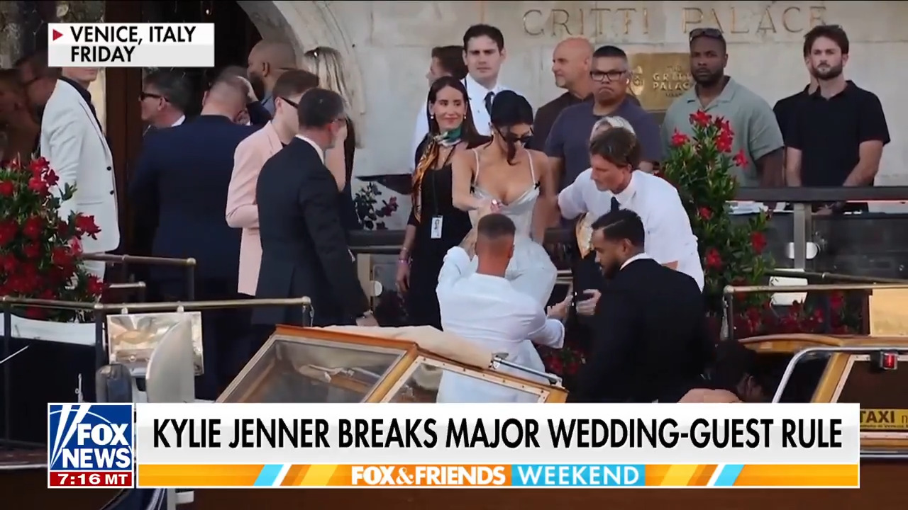 Sydney Sweeney spotted dancing with Tom Brady at Bezos’ wedding reception
