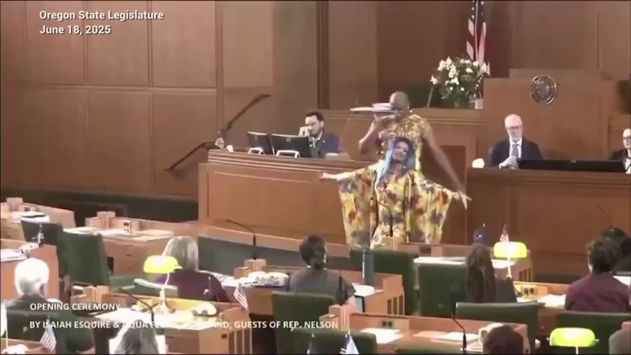 Black drag queens perform at Oregon State Legislature session