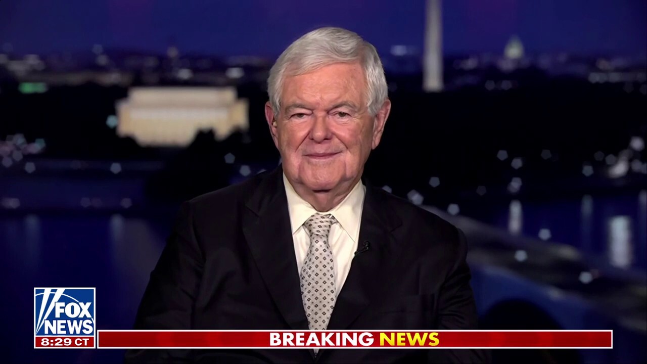 Fox News contributor Newt Gingrich compares President Donald Trump’s University of Alabama commencement address with former Vice President Kamala Harris’ comeback speech on ‘Hannity.’