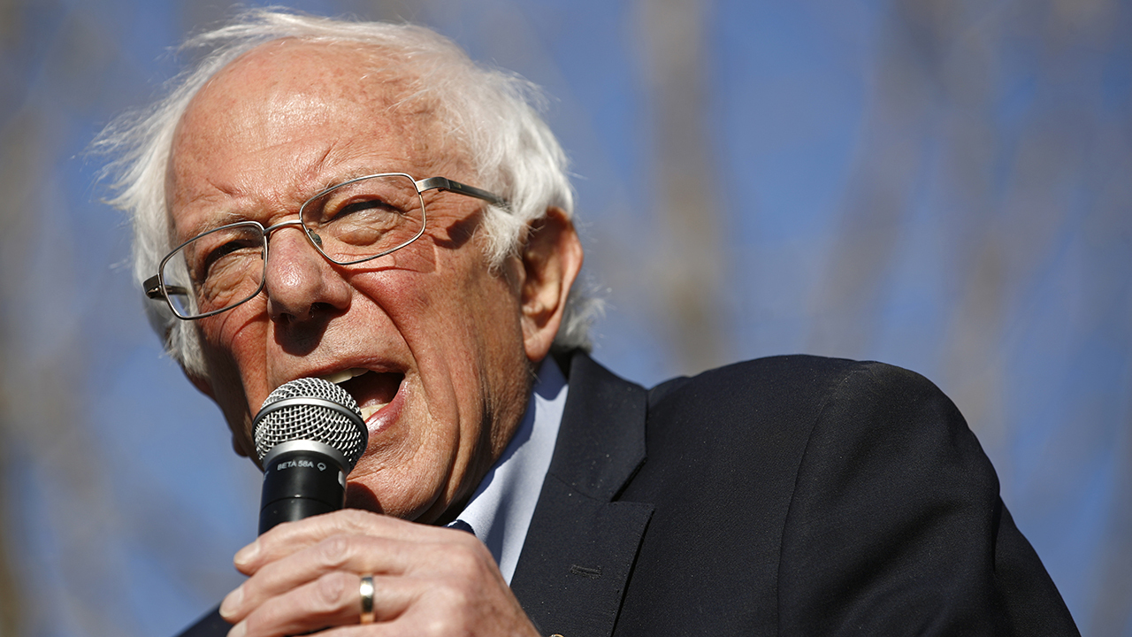 Poll: 3 in 4 Democrats would support a socialist for president