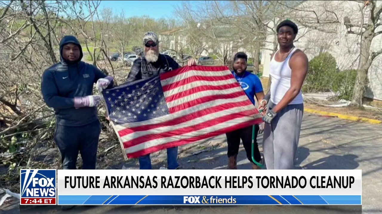 Future Razorback Quincy Rhodes Jr. helps with cleanup after tornado hits hometown